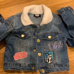 Girls 4/5 Star Wars Jean jacket. Great condition. Fleece collar